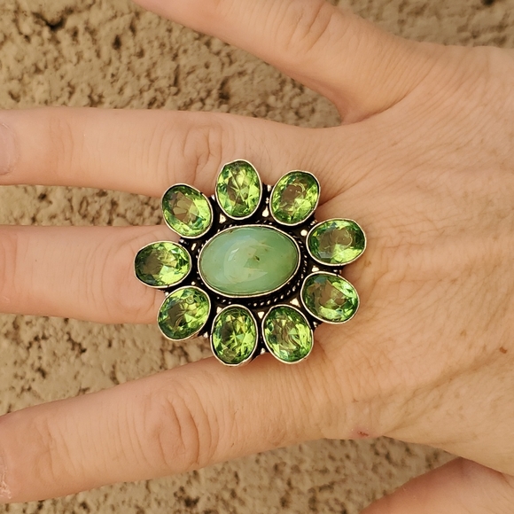 New Huge Chrysoprase and Tsavorite 925 Silver Statement Ring. - Picture 4 of 16